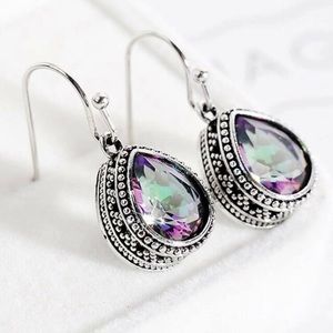 Restock🆕💧Beautiful Earrings Water Drop Iridescent Silver  NWT
